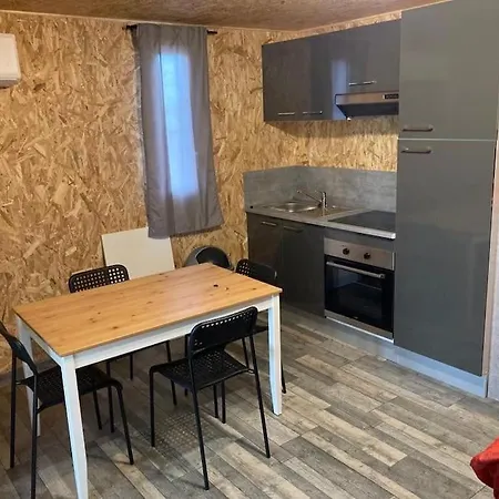 Chalet Climatise N°2 別荘 Verrières